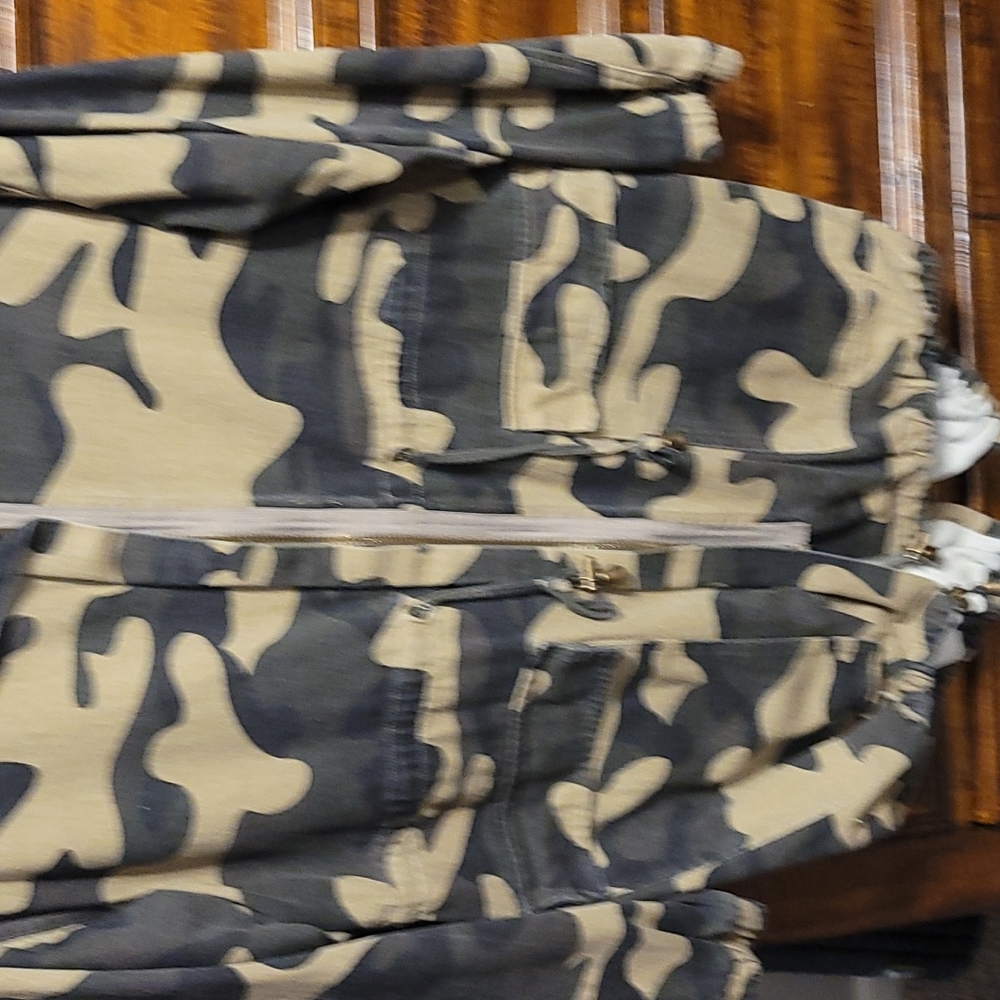 Fashion Nova Womens medium oversized Camo jacket. Long jacket - Picture 2 of 7
